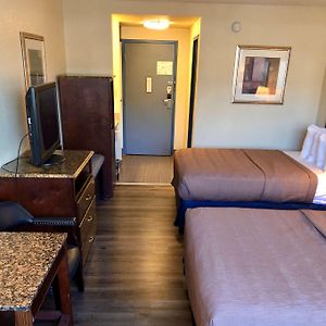 Queen Room Two Queen Beds Pet Friendly